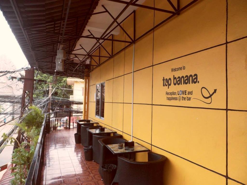 Top Banana Guesthouse & Rooftop Bar Phnom Penh Exterior photo